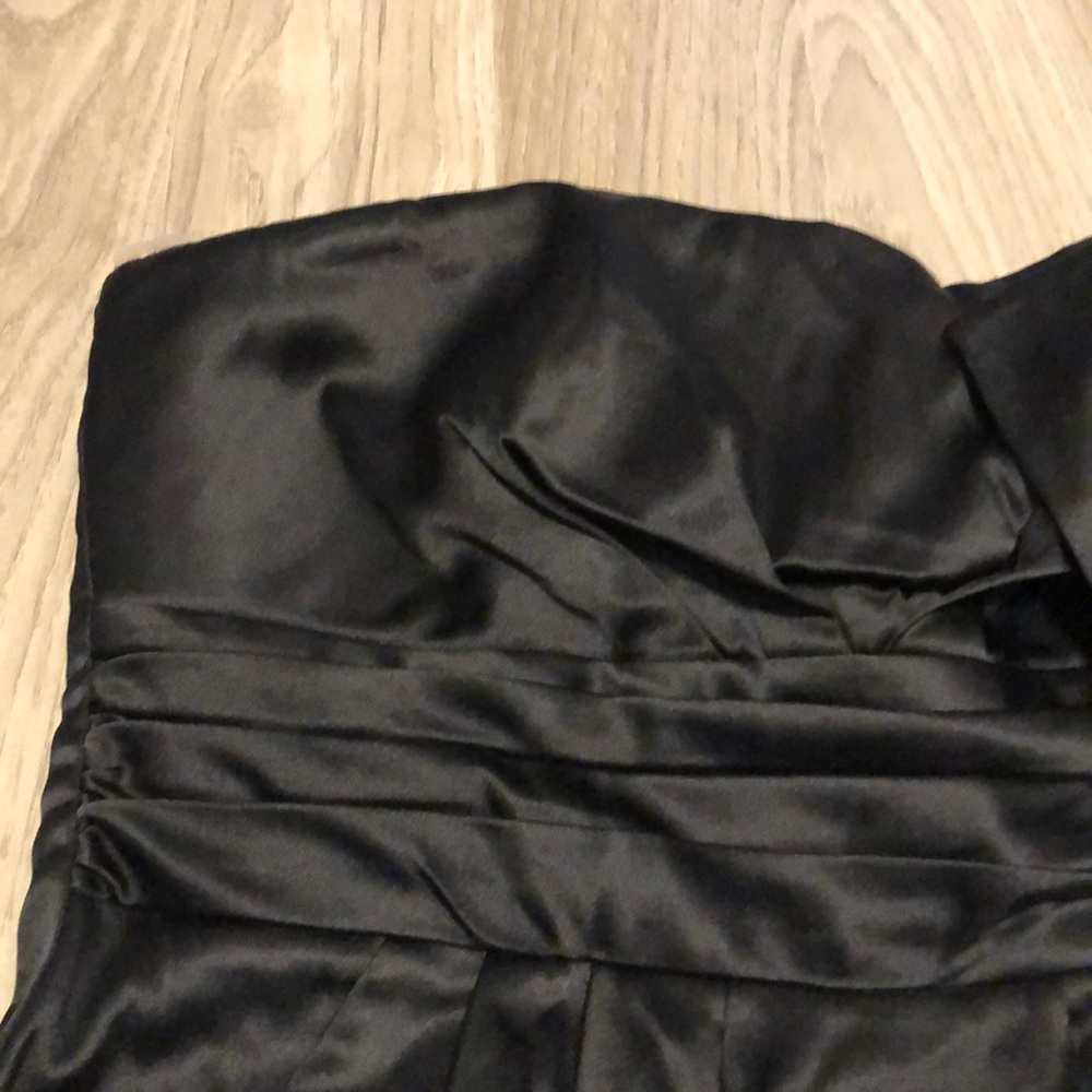 Black strapless dress with pockets! Size 7. - Picture 3 of 7